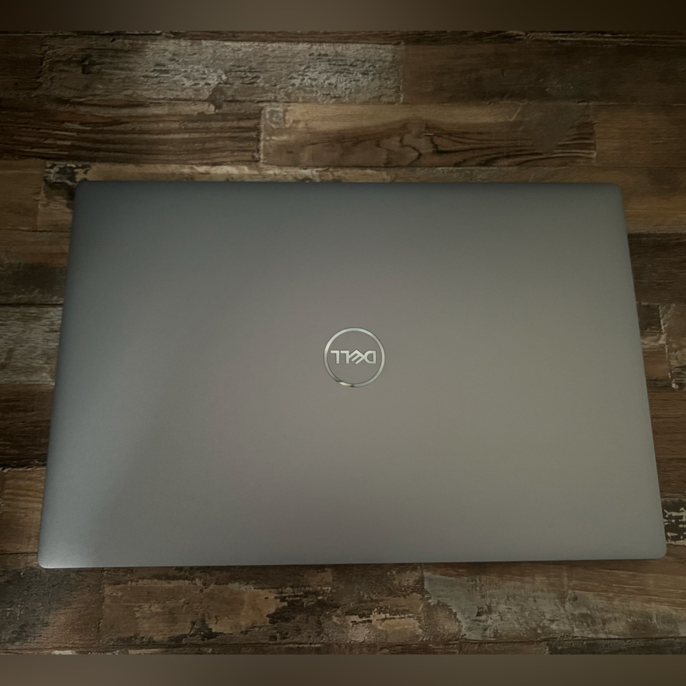 Brand new dell computerer, graduation gift but don’t use, has not been set up